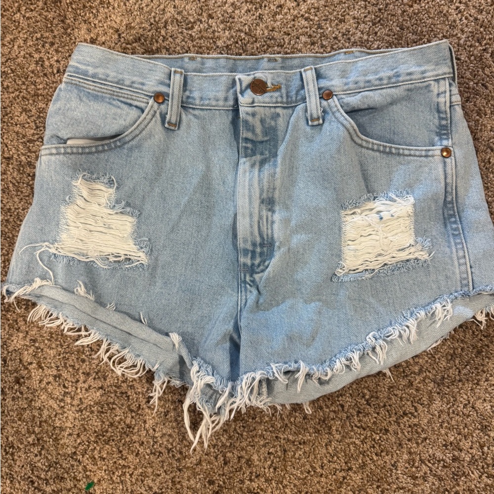 Wrangler Distressed Denim Cutoff Shorts Light Wash Raw Hem. ~size 8